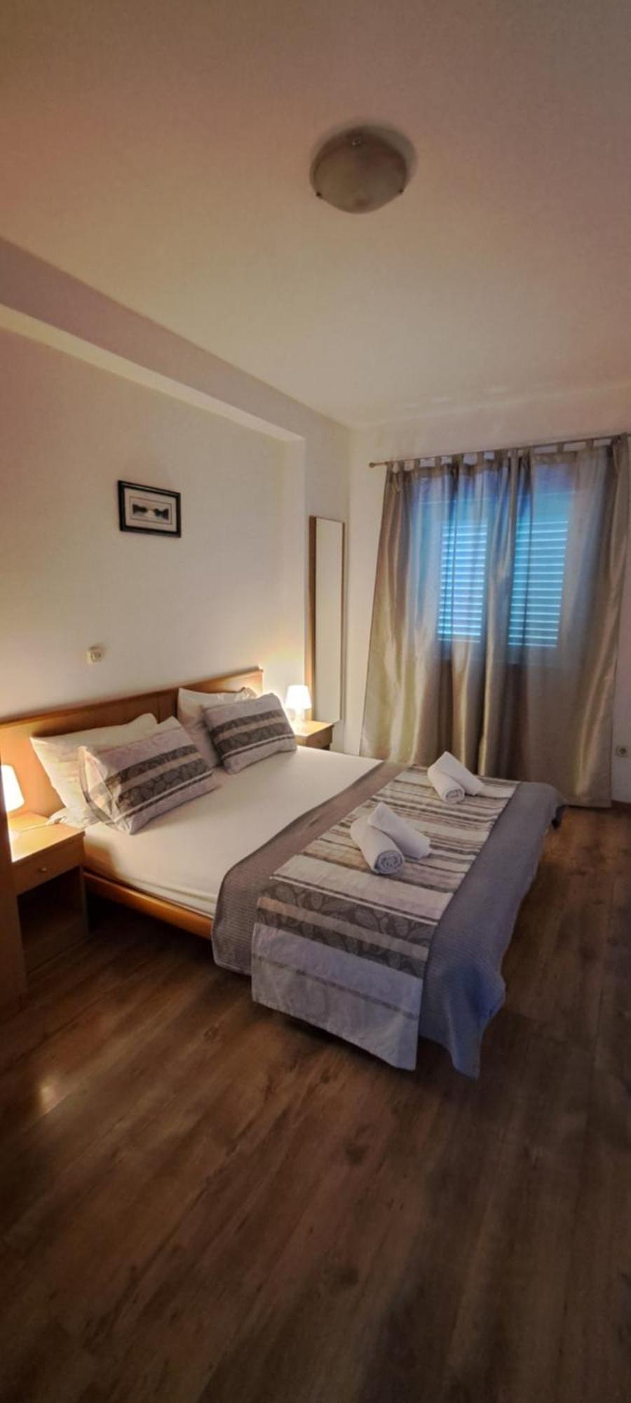 Apartments Becir Молунат Екстериор снимка