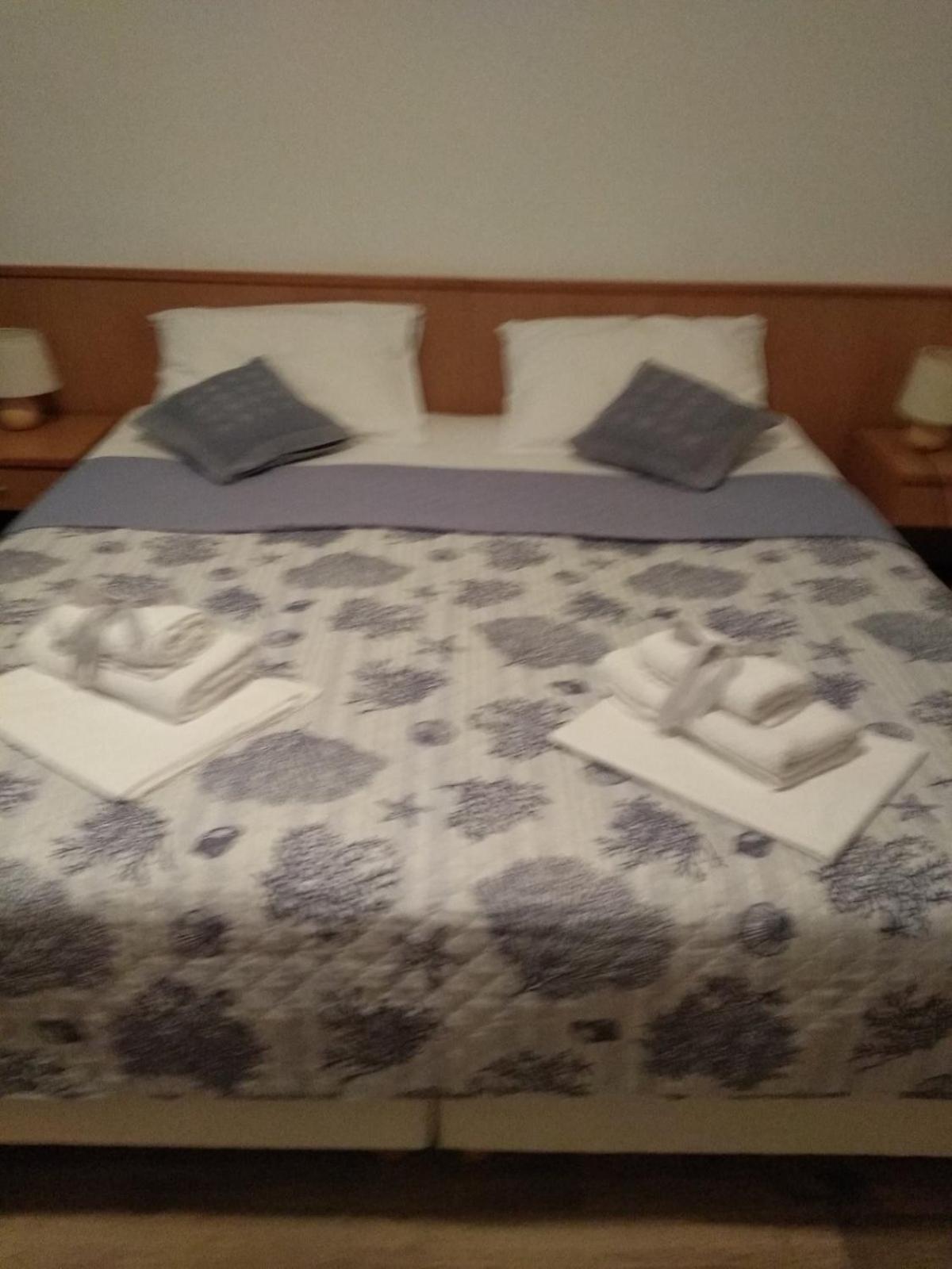 Apartments Becir Молунат Екстериор снимка